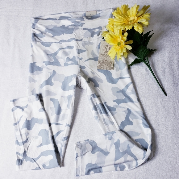 Balance Collection Pants - Balance Collection High Rise Capri Legging Small